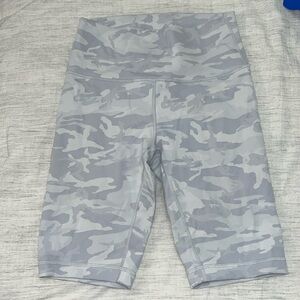 LULULEMON biker shorts camp